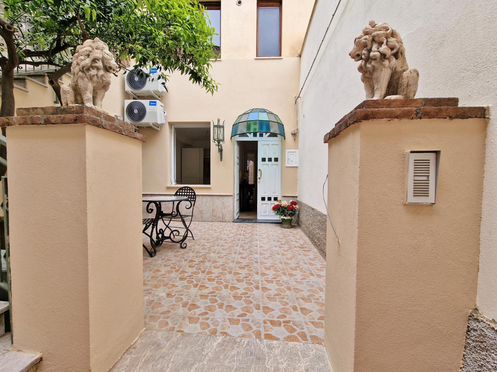 Lejlighed La Baronessa Charming House With Parking *